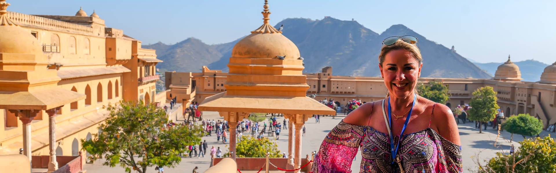 Claire In India 1950X600